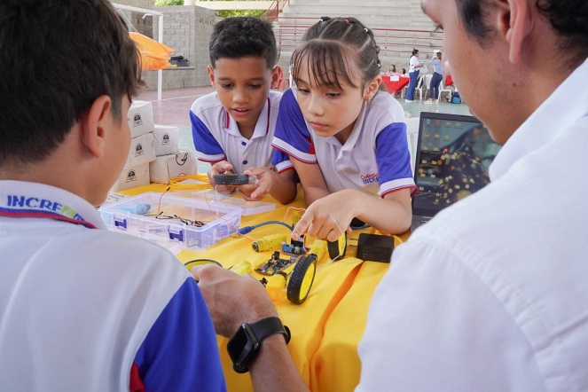 COLEGIO COMFACESAR SEDE DEL TORNEO SET VEINTIUNO DE ROBOTICA