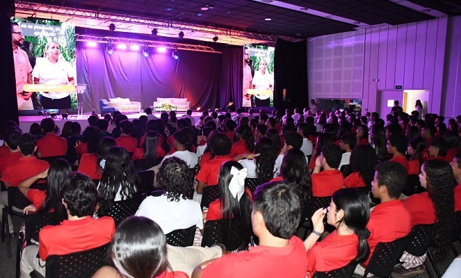 “HISTORIAS QUE INSPIRAN” MOTIVARON A MÁS DE 400 ESTUDIANTES EN VALLEDUPAR