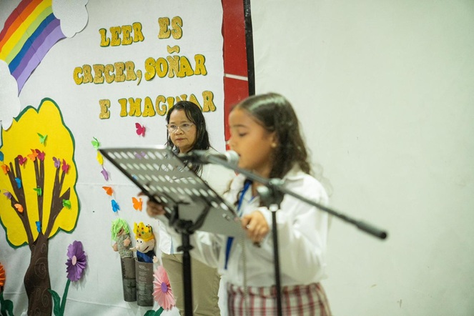 68EstudiantesParticiparonConcursoIntercolegialLecturaVozAlta