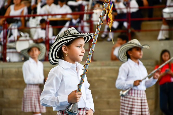 COMFACESAR REVIVE LAS TRADICIONES CON EL PRIMER FESTIVAL DE  BANDAS DE MARCHA