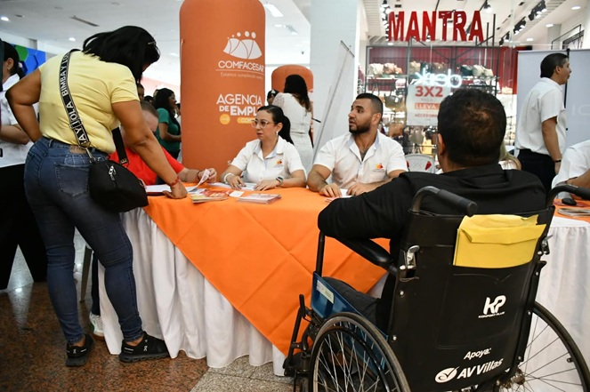 MÁS DE 400 PERSONAS ATENDIDAS POR COMFACESAR EN LA QUINTA FERIA DE INCLUSIÓN LABORAL