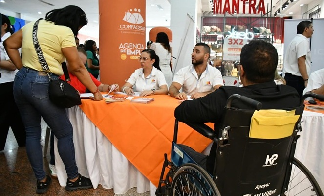 MÁS DE 400 PERSONAS ATENDIDAS POR COMFACESAR EN LA QUINTA FERIA DE INCLUSIÓN LABORAL 